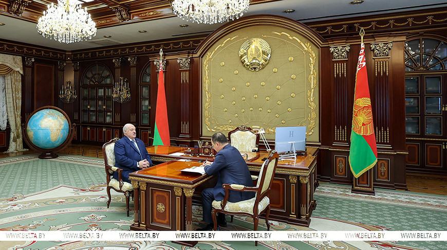 Lukashenko names tasks for Belarus’ banking system