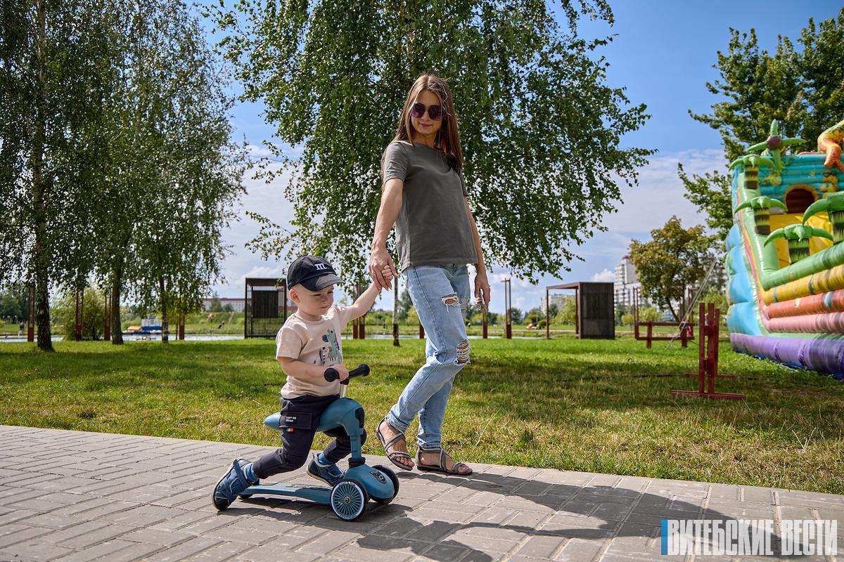 Дапаможнікі, паслугі, ільготы. Аб мерах сацпадтрымкі шматдзетных сем'яў расказалі ў Віцебскім аблвыканкаме