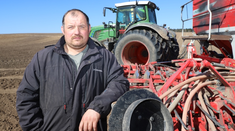 В Докшицком районе сев ранних яровых перешагнул экватор