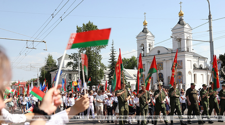 Маршам Пераможцаў стартавалі Дні моладзі ў фестывальным Віцебску