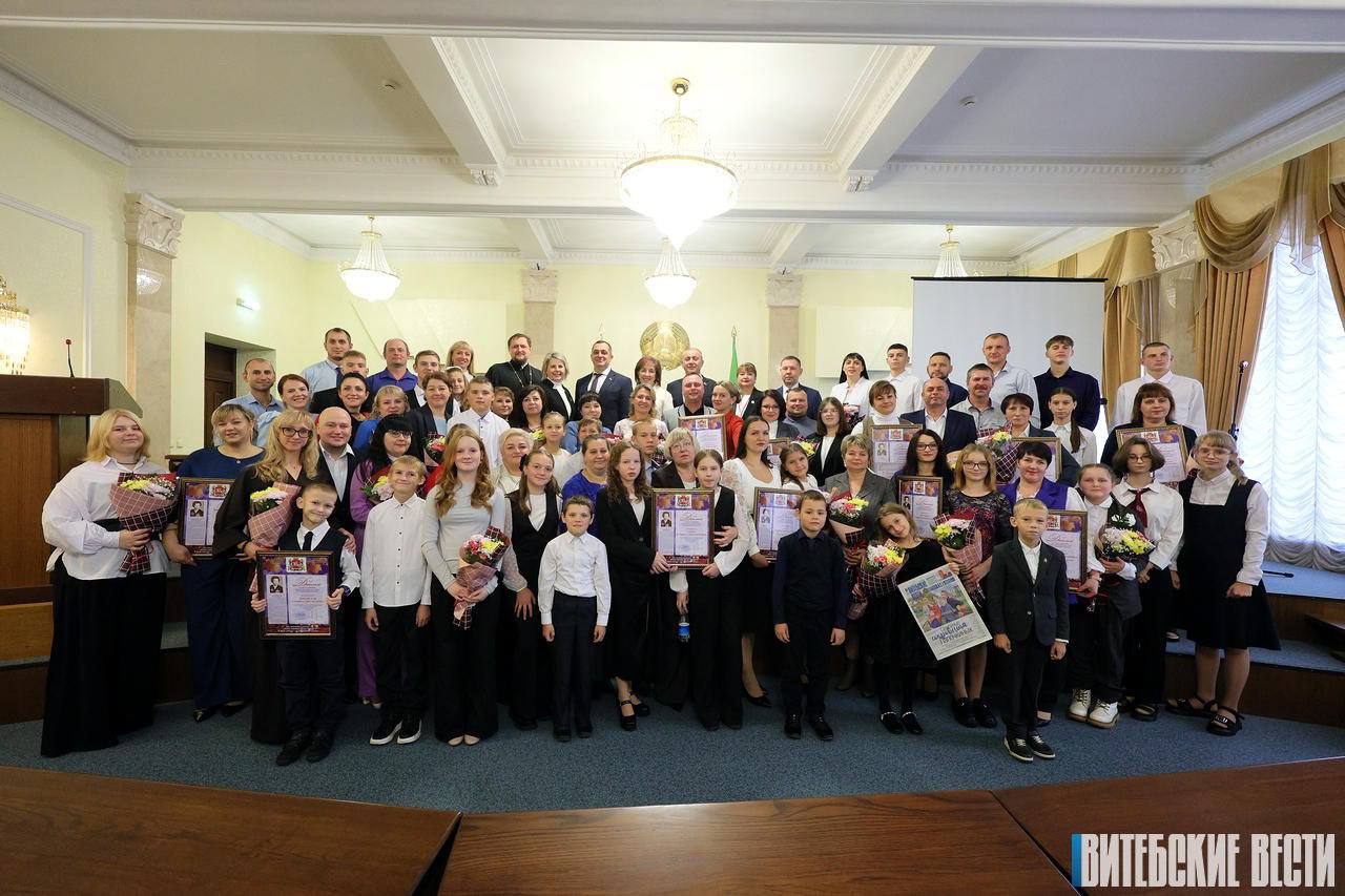 У Дзень маці 11 жанчын Віцебшчыны ўзнагароджаны ордэнам Маці, 25 атрымалі прэмію аблвыканкама імя Героя Савецкага Саюза Зінаіды Тусналобавай-Марчанкі