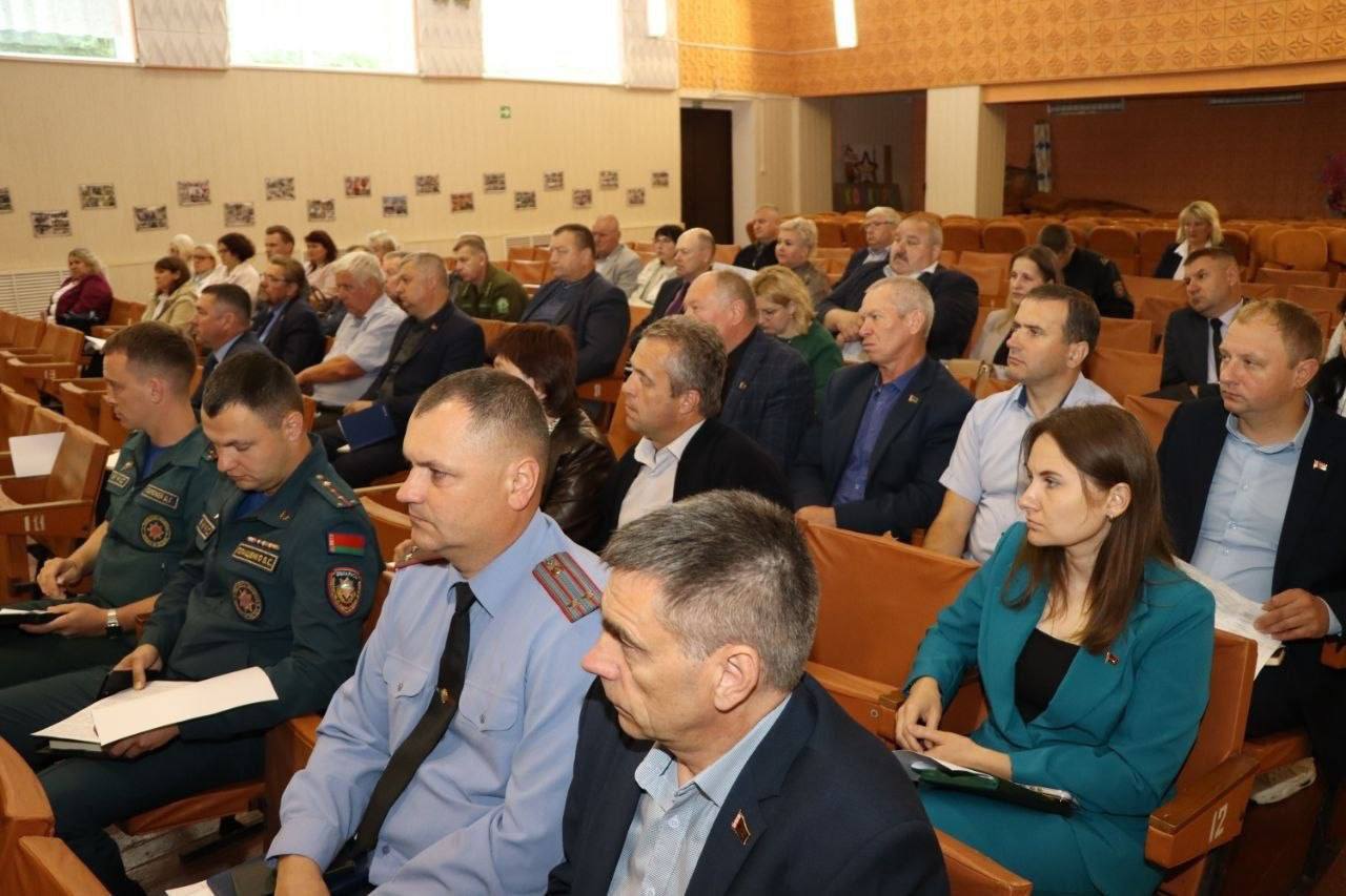 У Докшыцкім раёне пад кіраўніцтвам старшыні раённага Савета дэпутатаў Валянціны Рандарэвіч і з удзелам старшыні райвыканкама Сяргея Абірала праходзіць дзень Сітцаўскага сельсавета