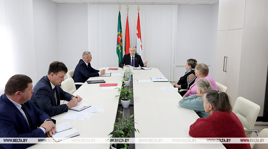 Ігар Сергяенка правёў асабісты прыём грамадзян у Шаркаўшчыне