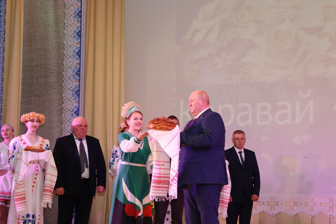 У Докшыцах ушаноўвалі лепшых работнікаў аграпрамысловага комплексу і перапрацоўчай прамысловасці