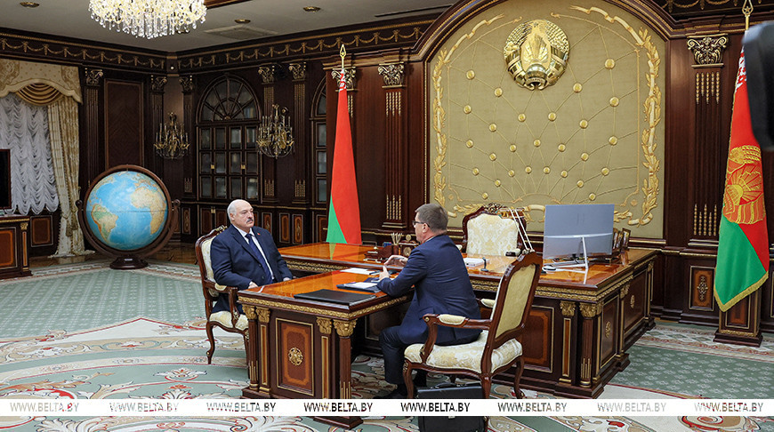 Lukashenko sees trade unions as pillar of social stability