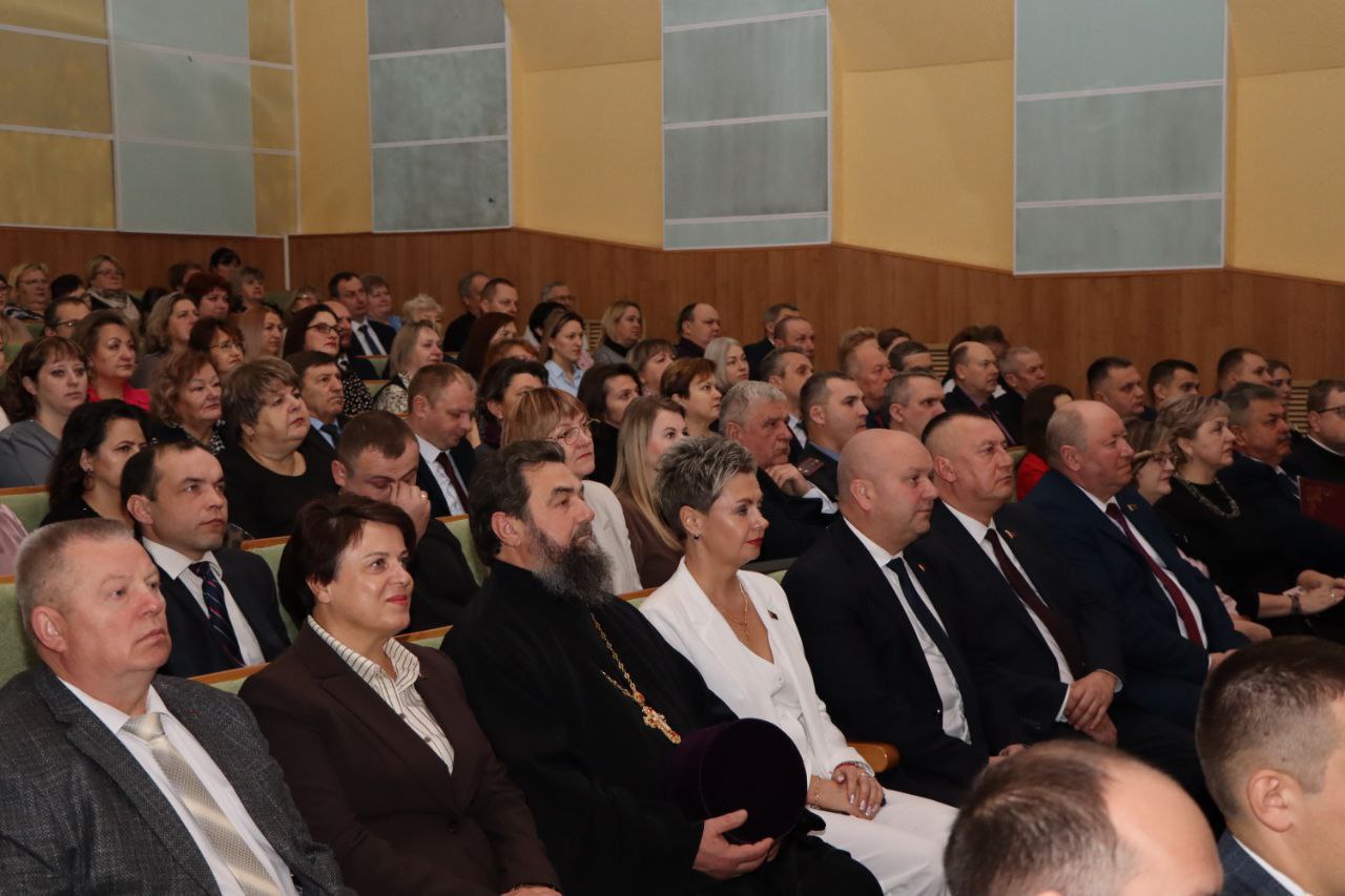 У Докшыцах ушаноўвалі лепшых работнікаў аграпрамысловага комплексу і перапрацоўчай прамысловасці